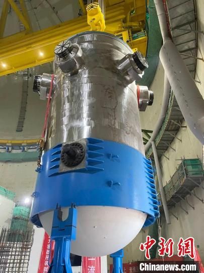 海南昌江核電3號機組壓力容器吊裝就位